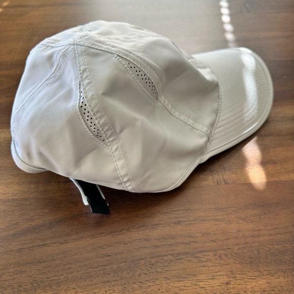 Women’s Nike Dri-Fit Golf Hat - Picture 3 of 3